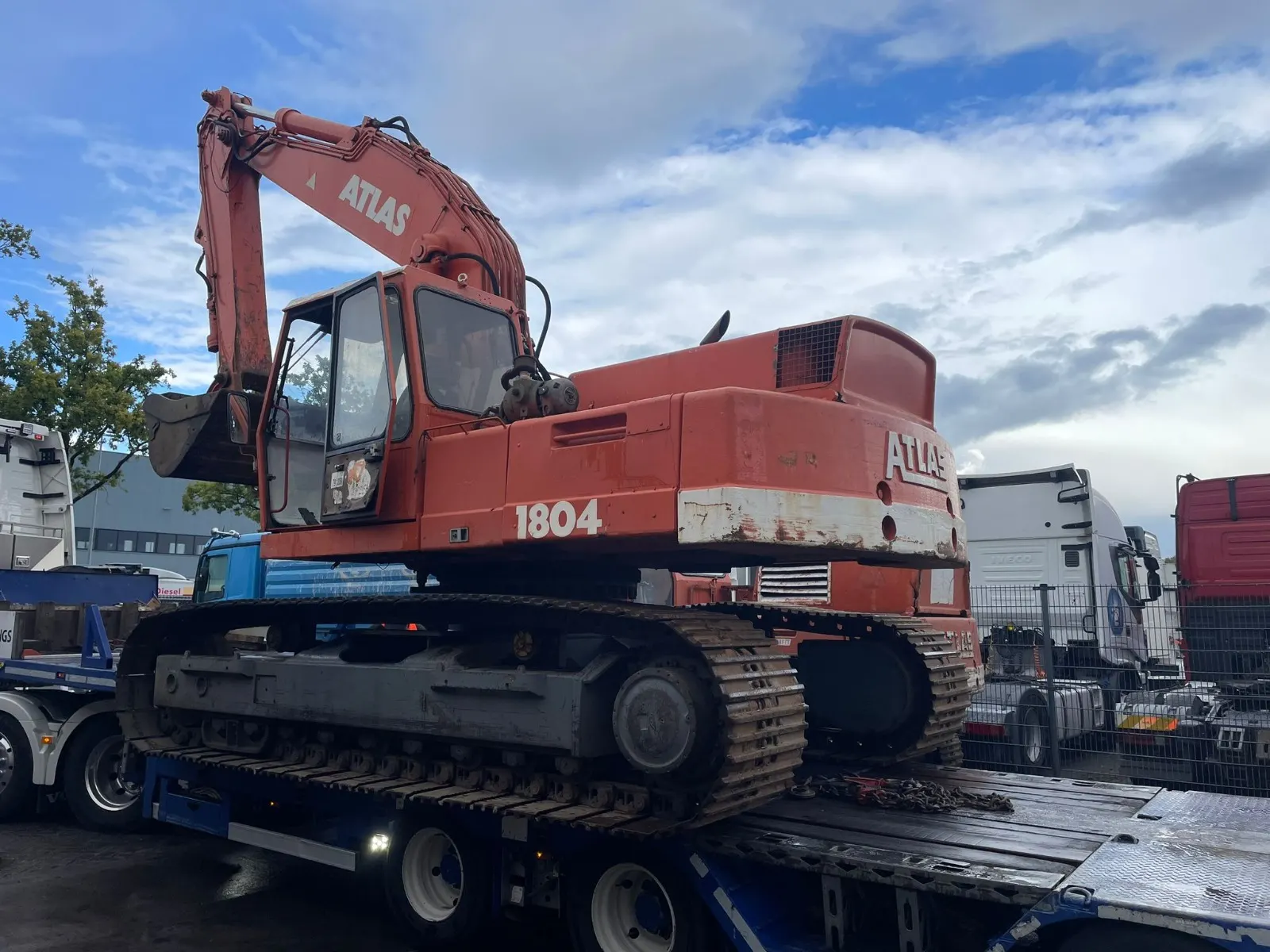 Pelle hydraulique ATLAS 1804 sur chenilles – Location à louer à Casablanca